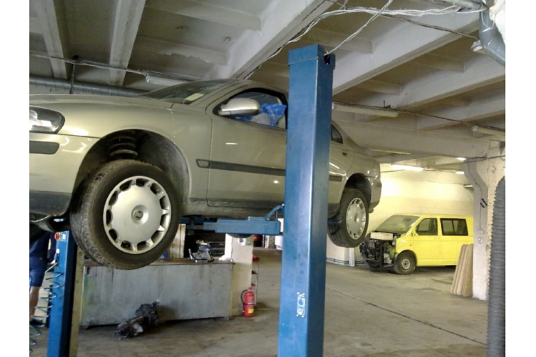 Gearbox service