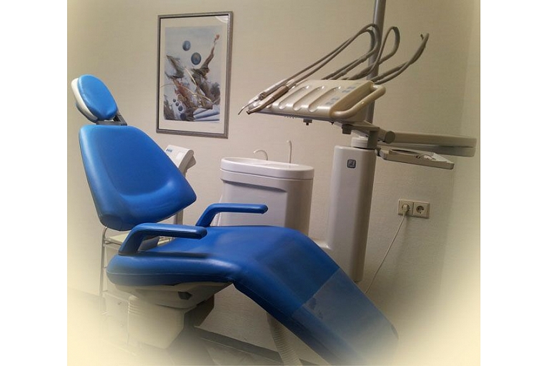 Oral hygiene with Air-Flow technology