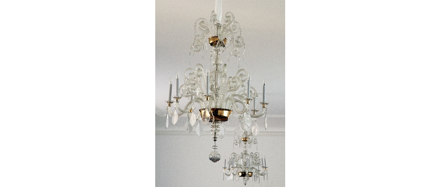 Rīgas pils Prezidenta kabineta lustras - restaurēts