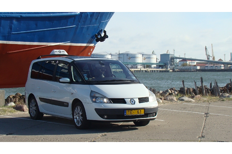 Taxi with more than 5 seats