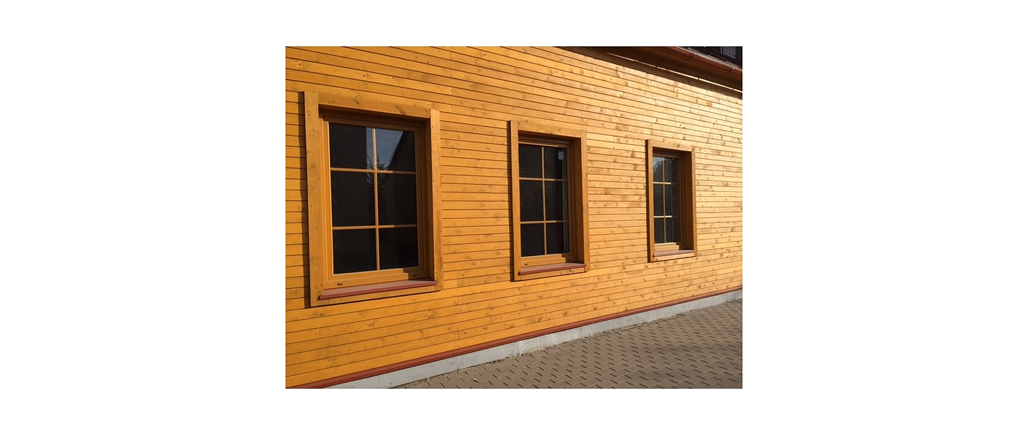 Our Lodzinieks, wooden windows