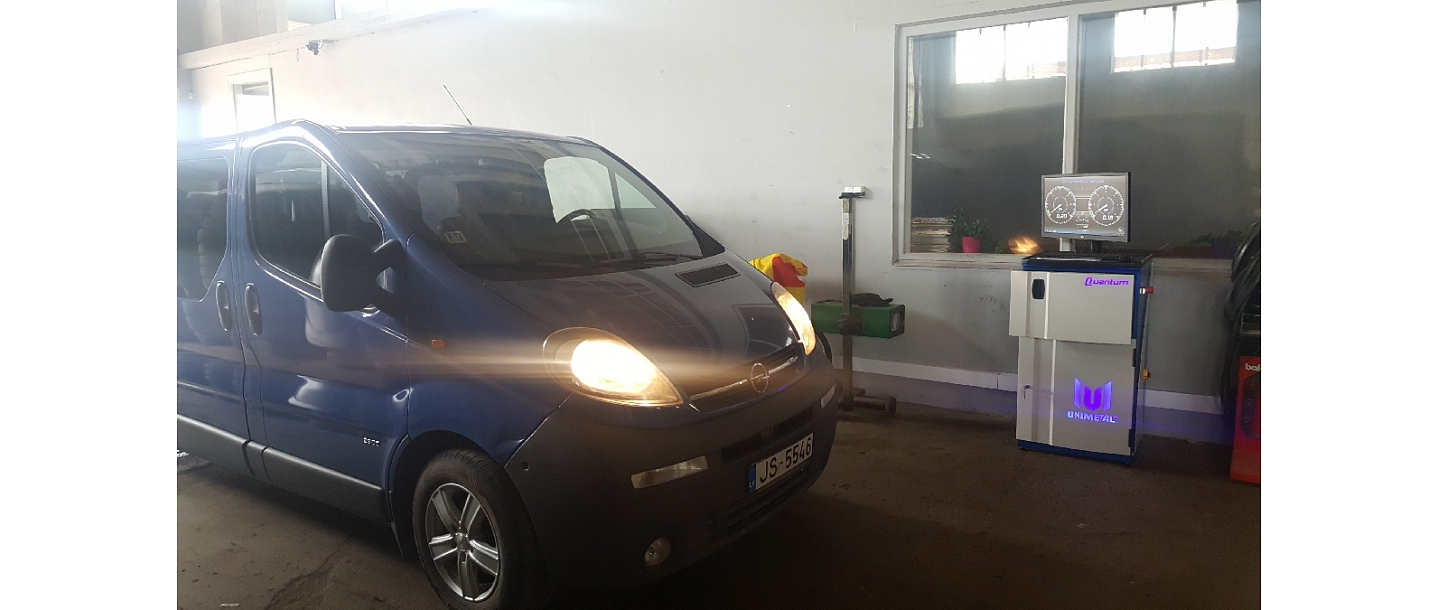 Auto riepu nomaiņa Saldus