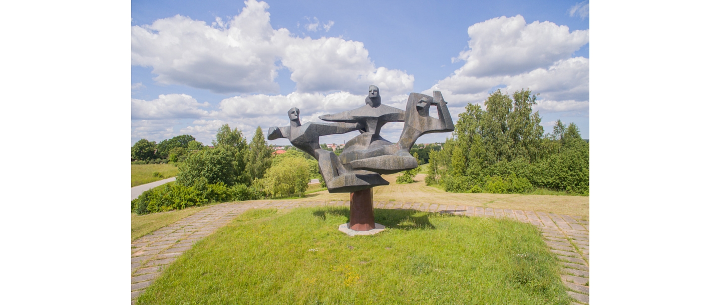 Tukums Dumpe monument Malkalna