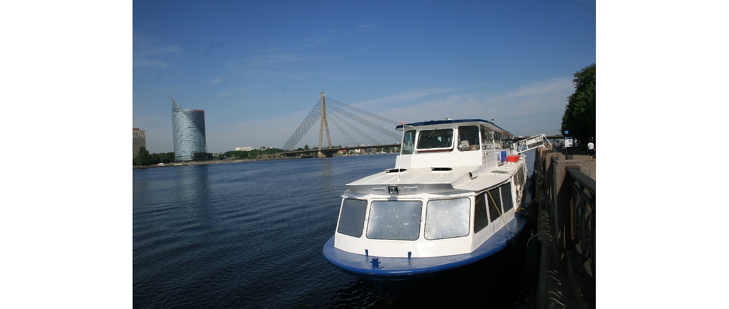 Даугава Рижское море река море круизный лайнер Елгава