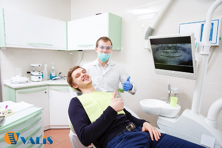 Therapeutic dental treatment is the most common type of dental health service