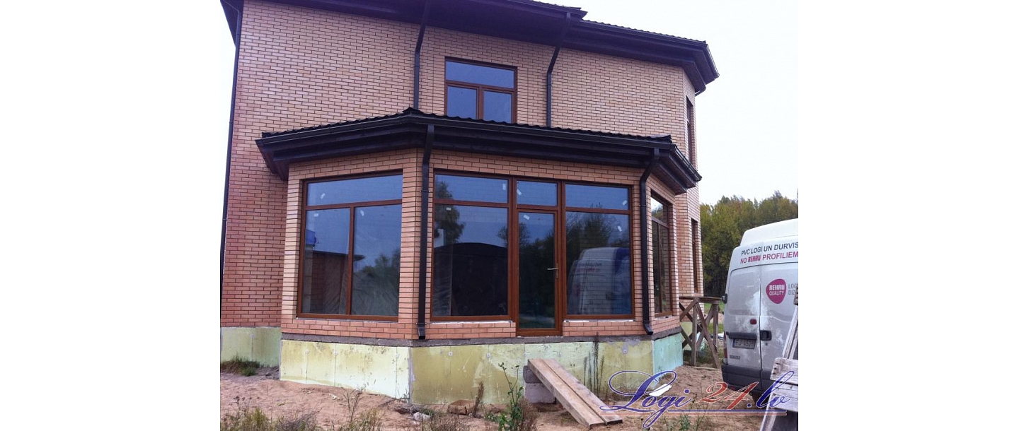 Window and door fittings