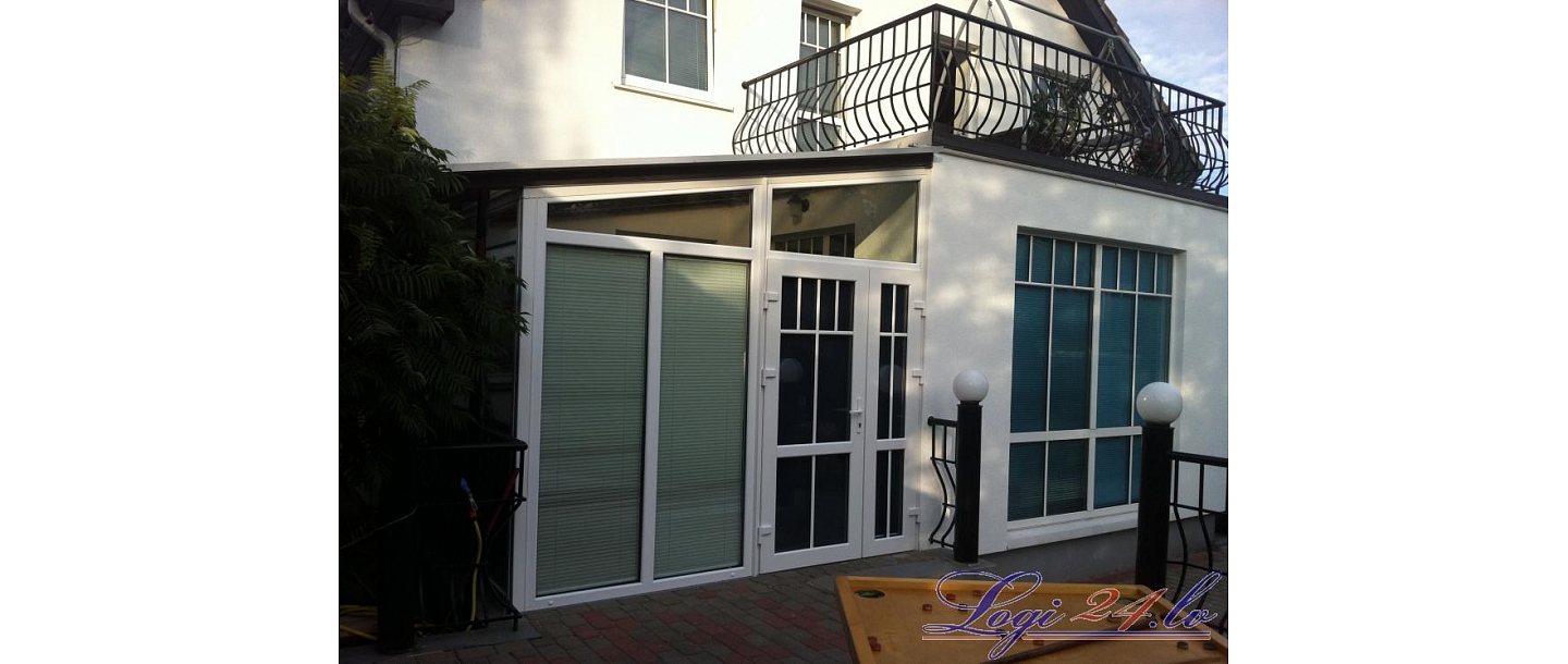 Metal doors and metal structures