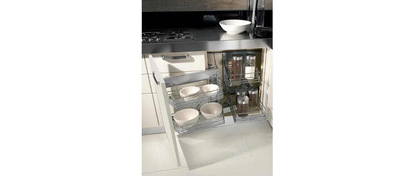 Sliding kitchen baskets