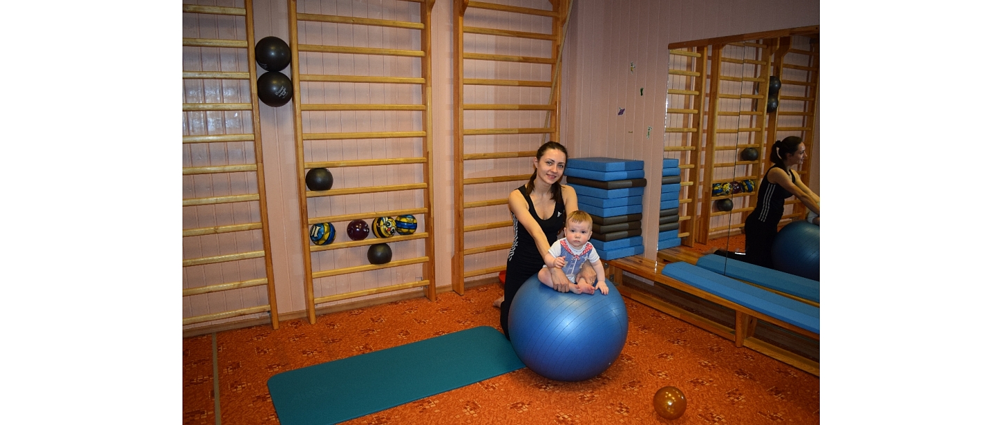 Masseur, massage, therapeutic massage