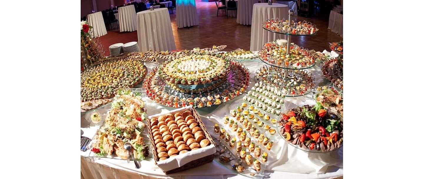 Banquet table setting, off-site catering