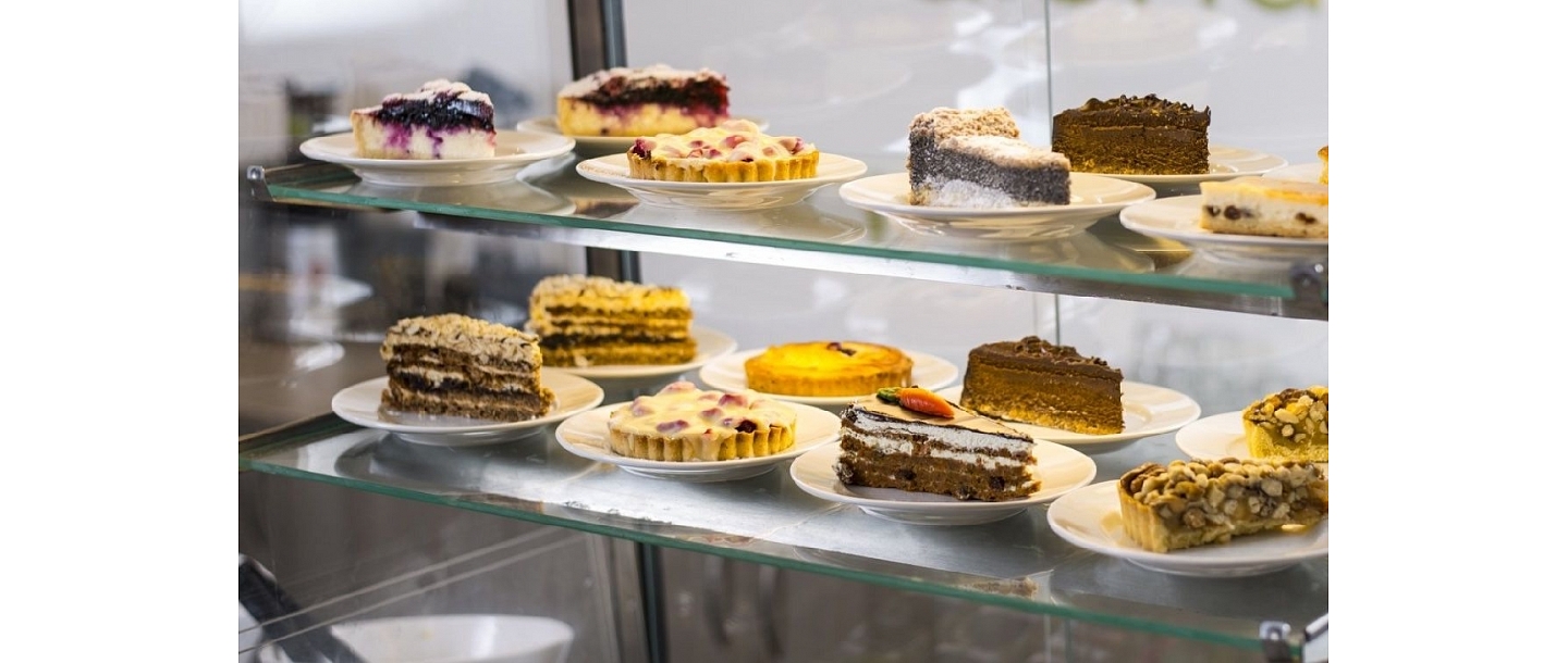 Daily cakes and other confectionery