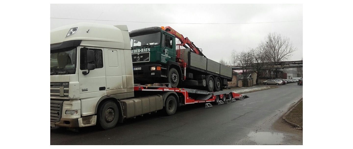 Oversized cargo transportation