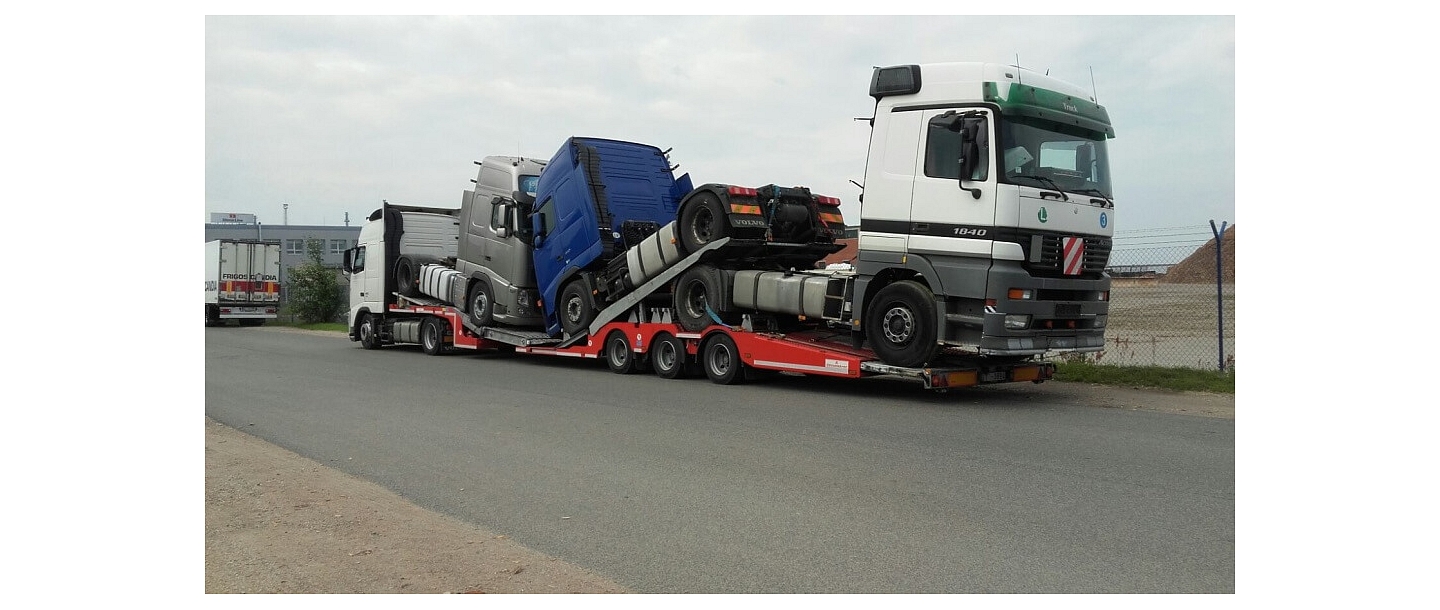 Oversized cargo transportation