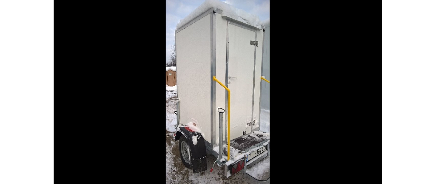 The cabin of the bio-toilet can be heated on the trailer