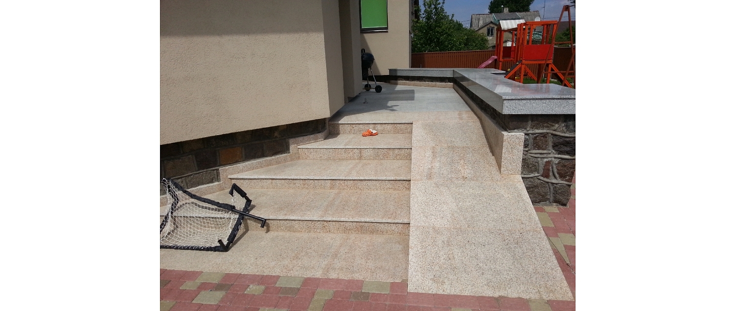 Articles made of stone