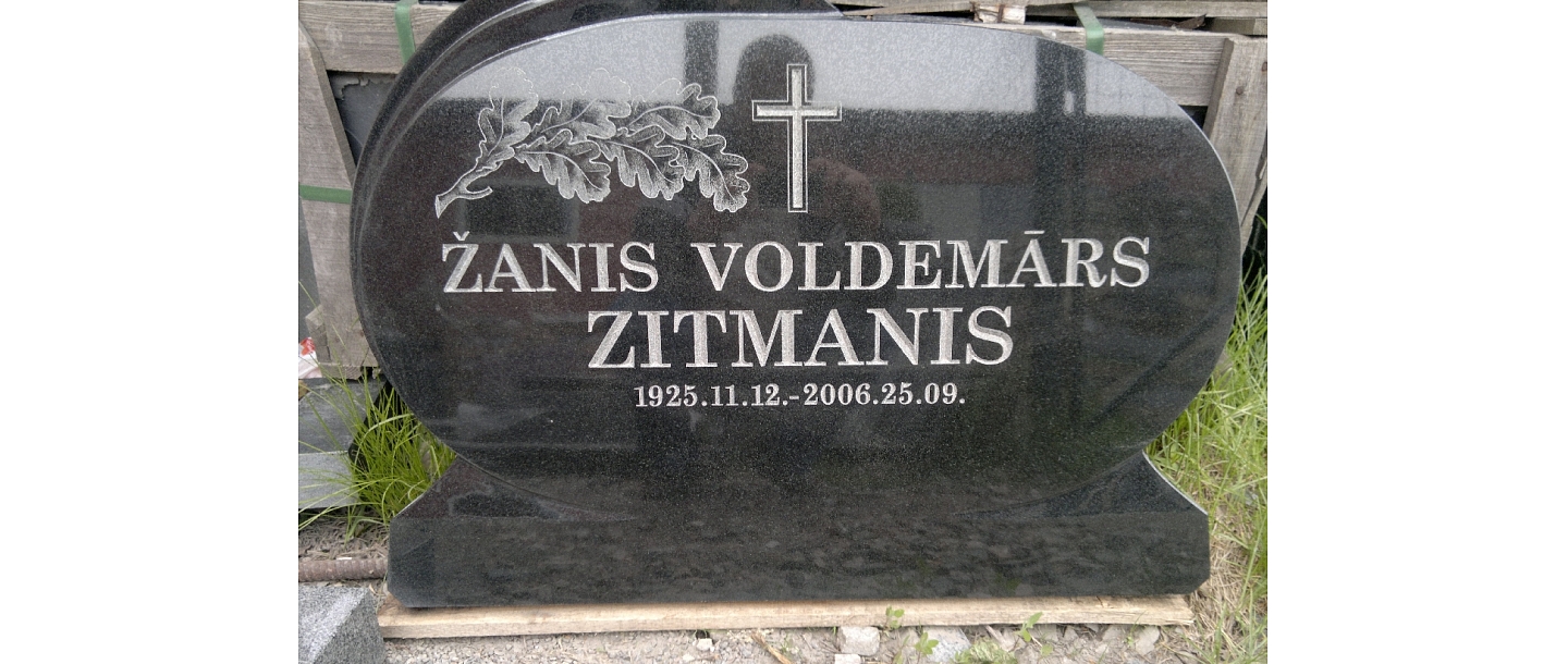 Monument installation