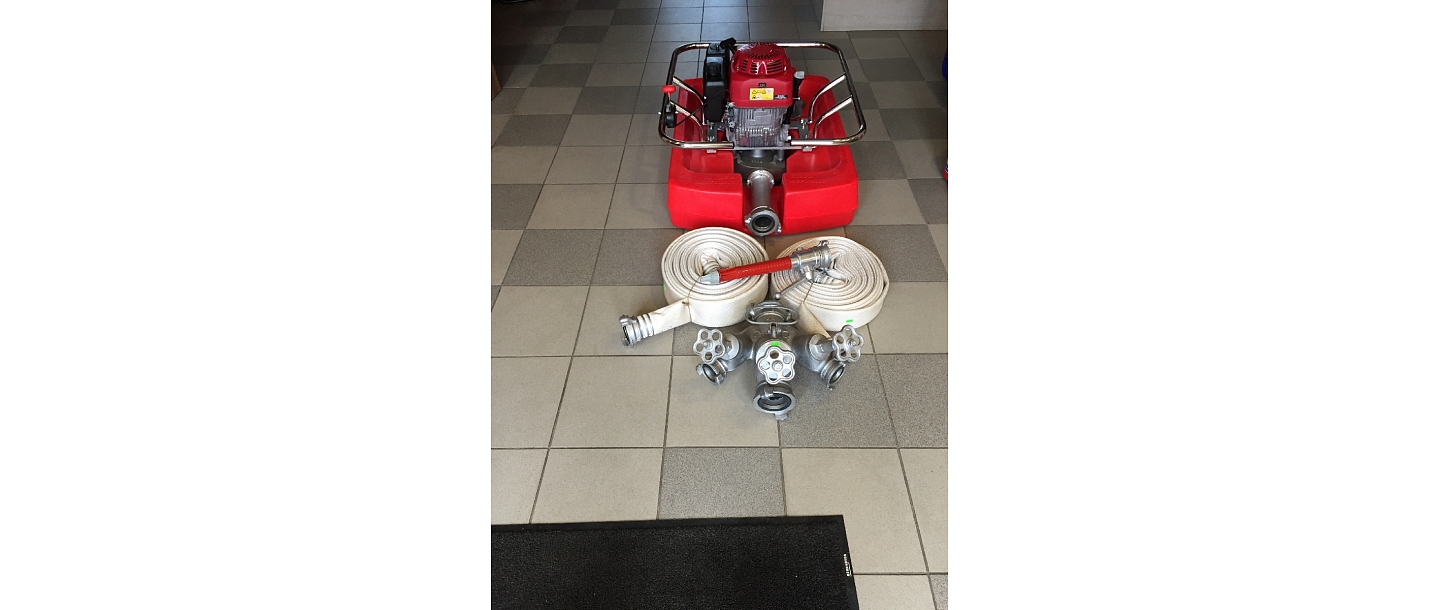 Fire fighting nozzles