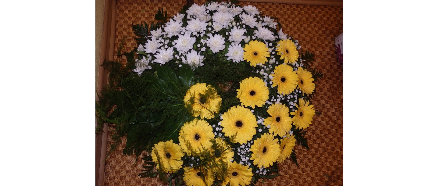Saulespuķe, ziedu studija 