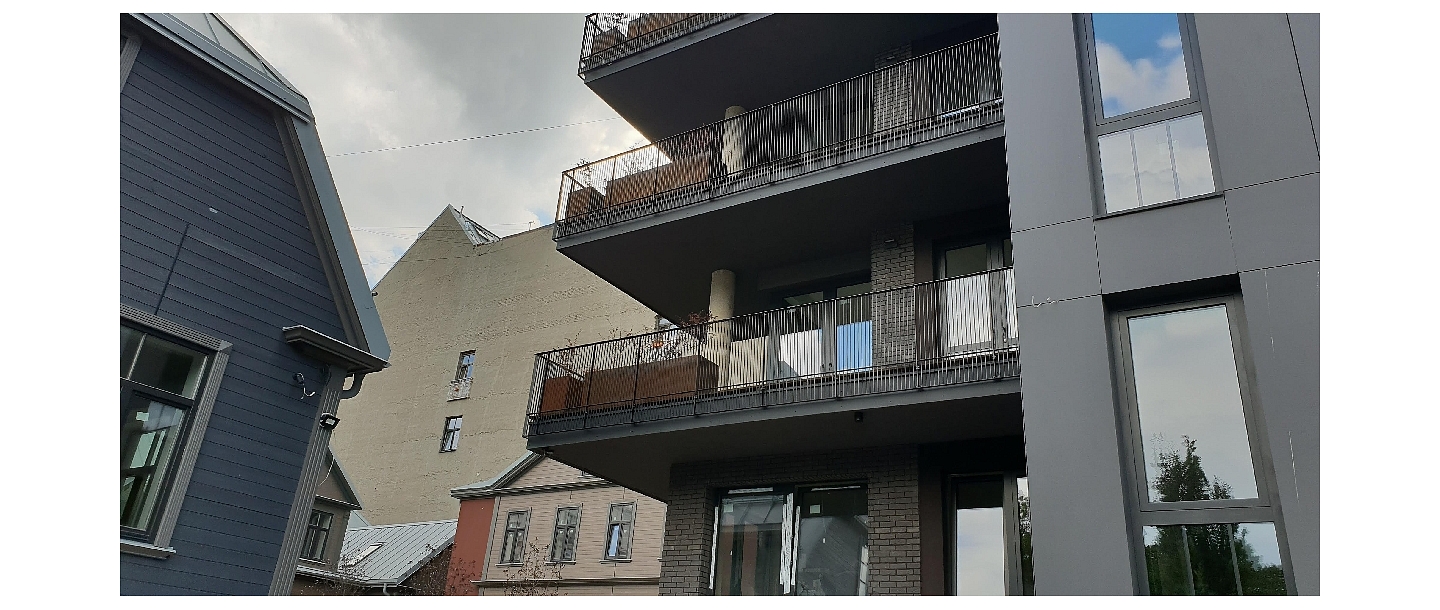 Аскетичные балконные ограждения для бизнес-квартир Parkers