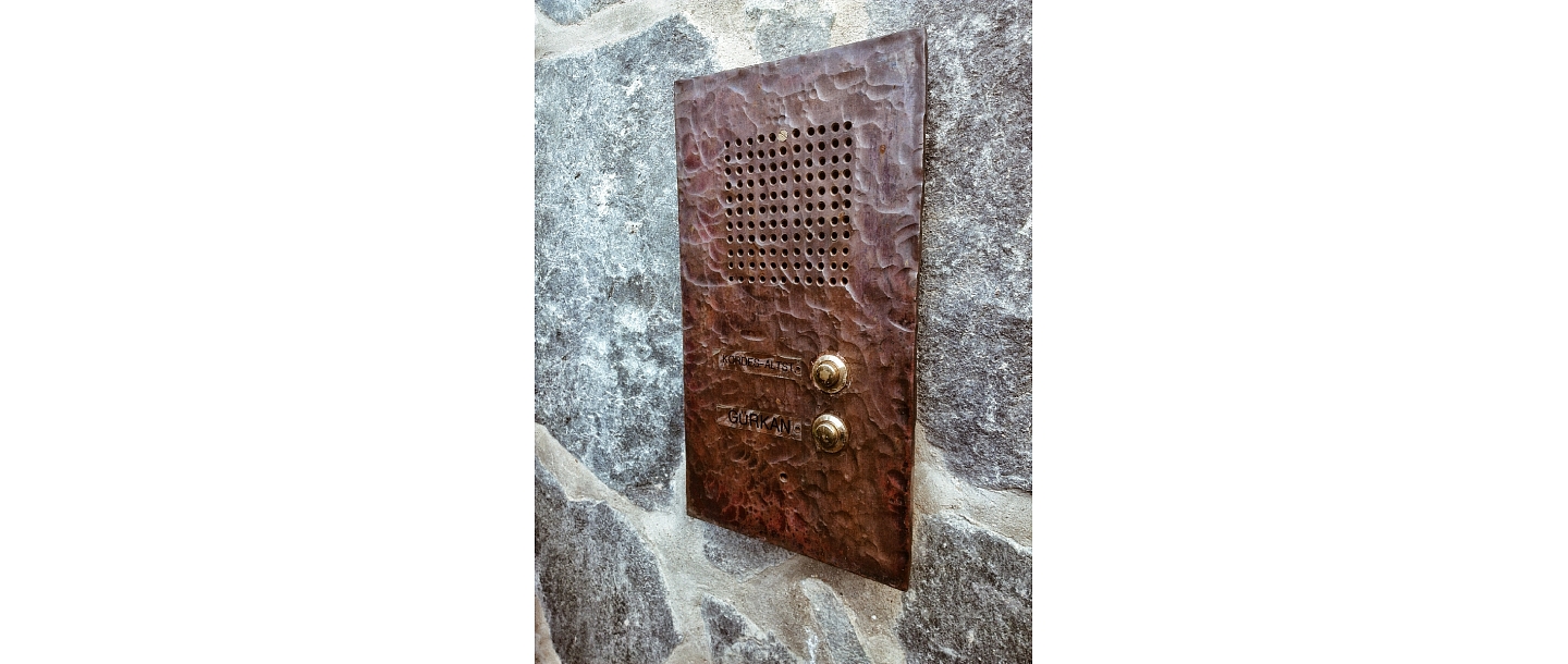Decorative copper bell plate for a private house in Germany