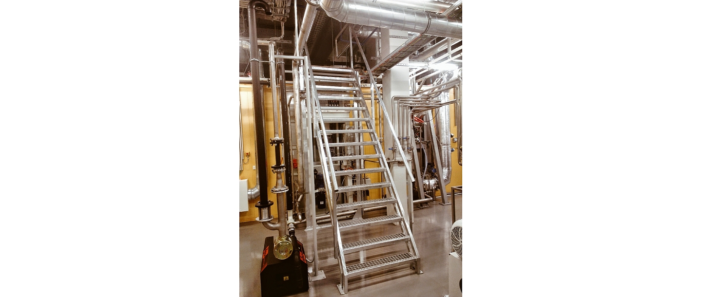Технические лестницы в новой мастерской Olainfarm