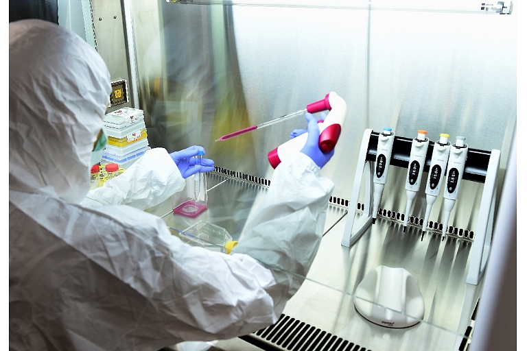 IVF Riga Stem Cell Center, work in clean rooms