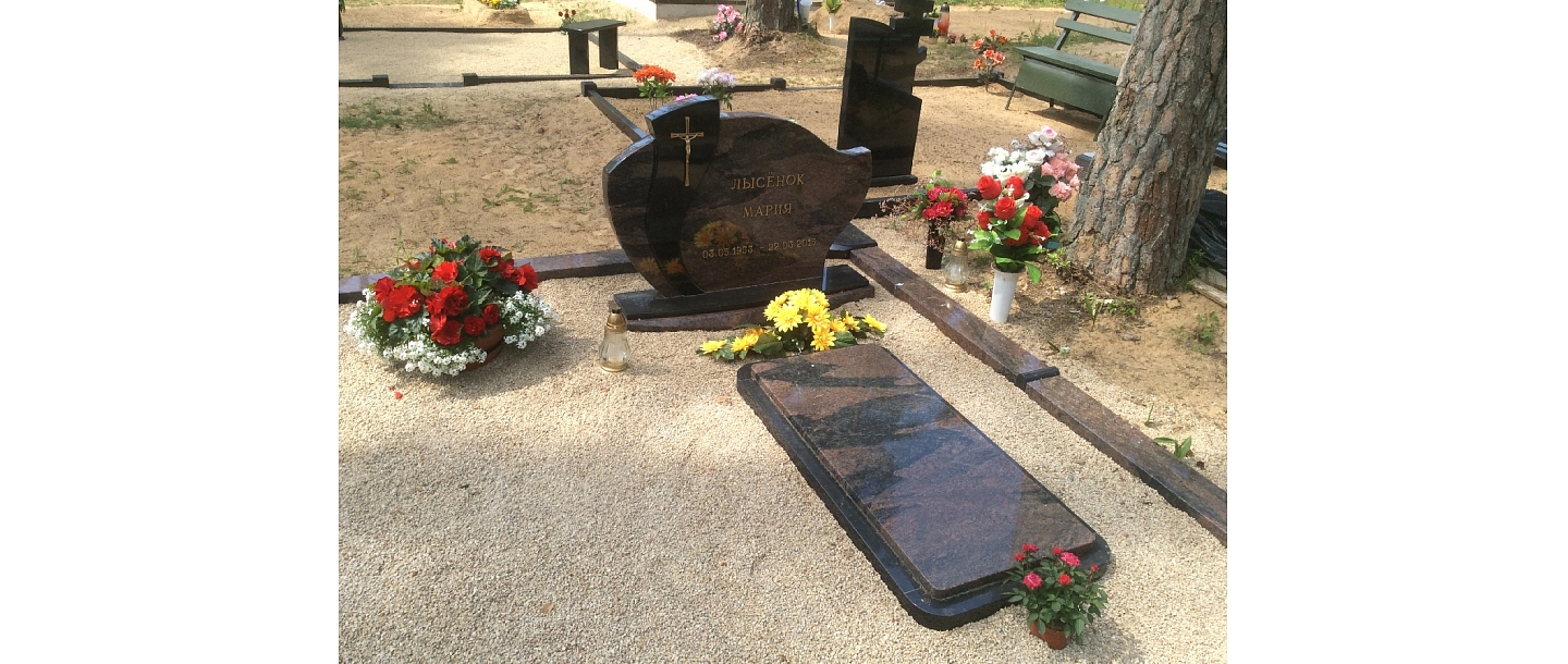 Granīta kapu pieminekļi