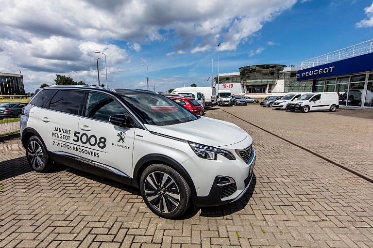 Peugeot 5008 krosovers džips Amserv Krasta