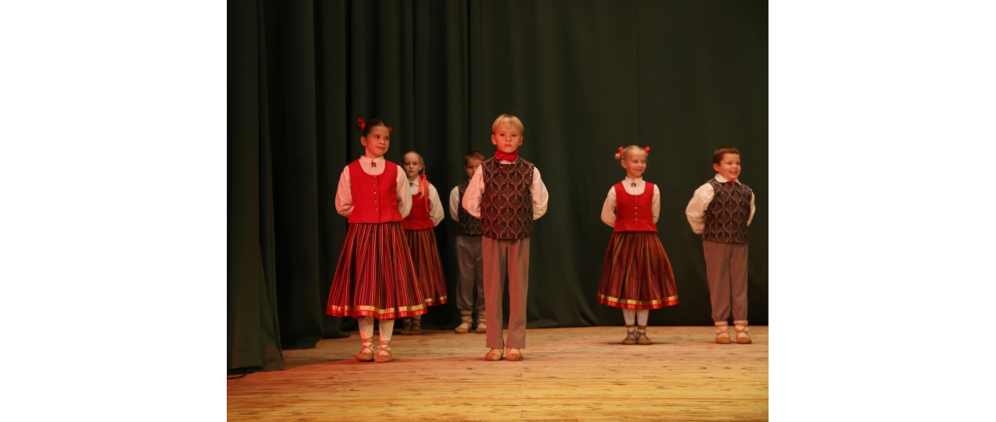 Tautas tērpa gatavošana