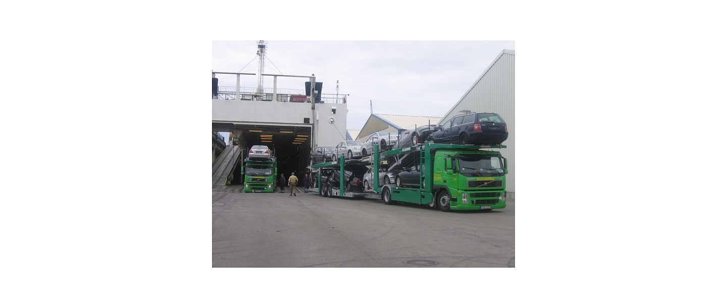 Automašīnu transportēšana ar autovedēju