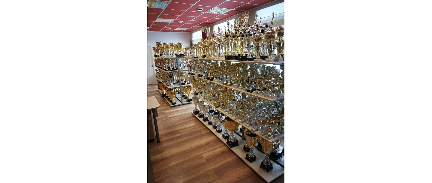 Cups, medals, figurines
