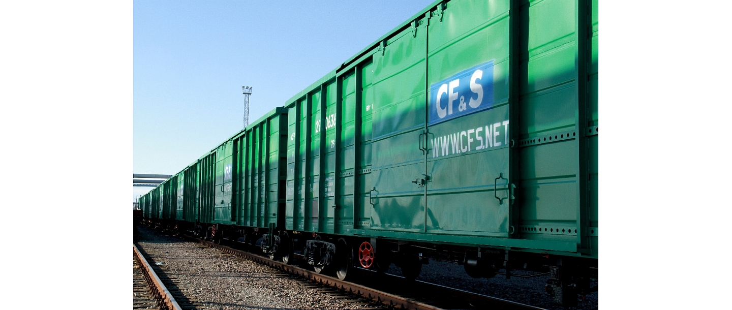Freight transport in covered standard wagons