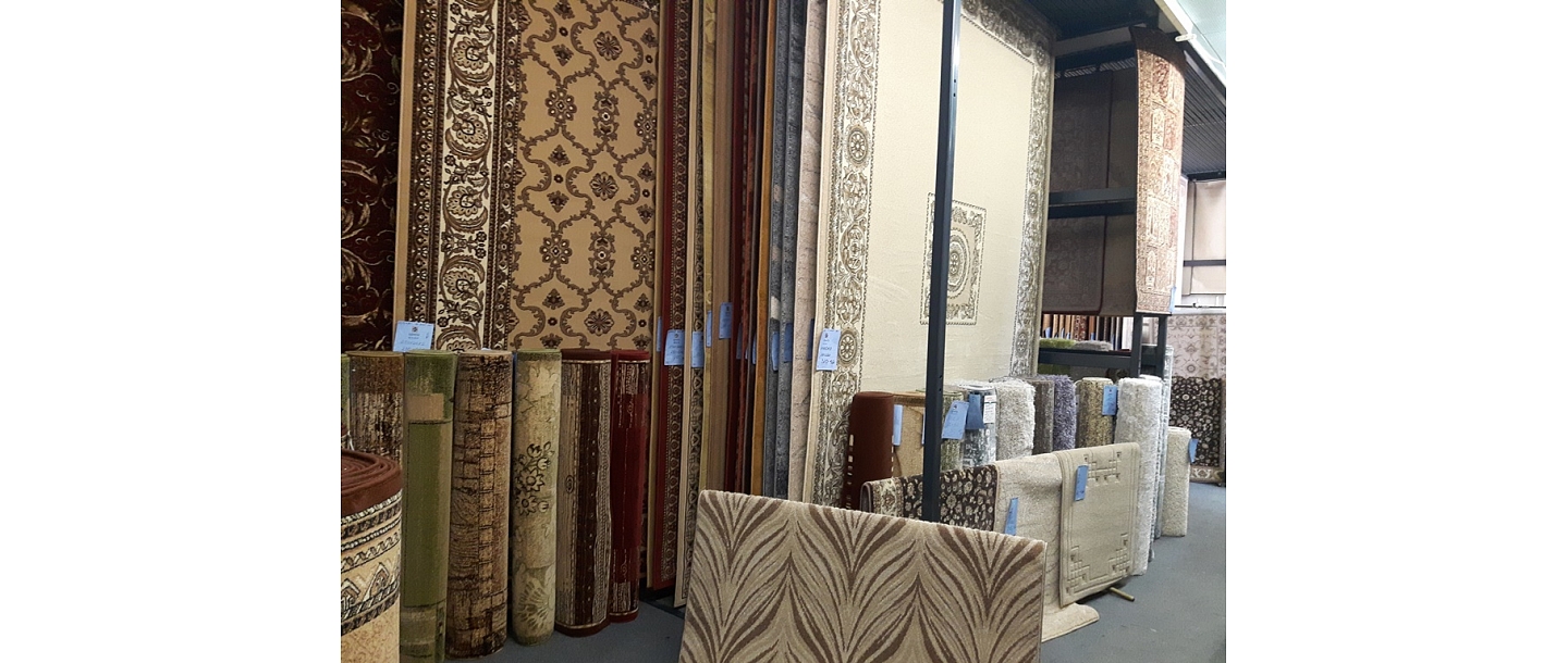 Store of finishing materials and floor coverings