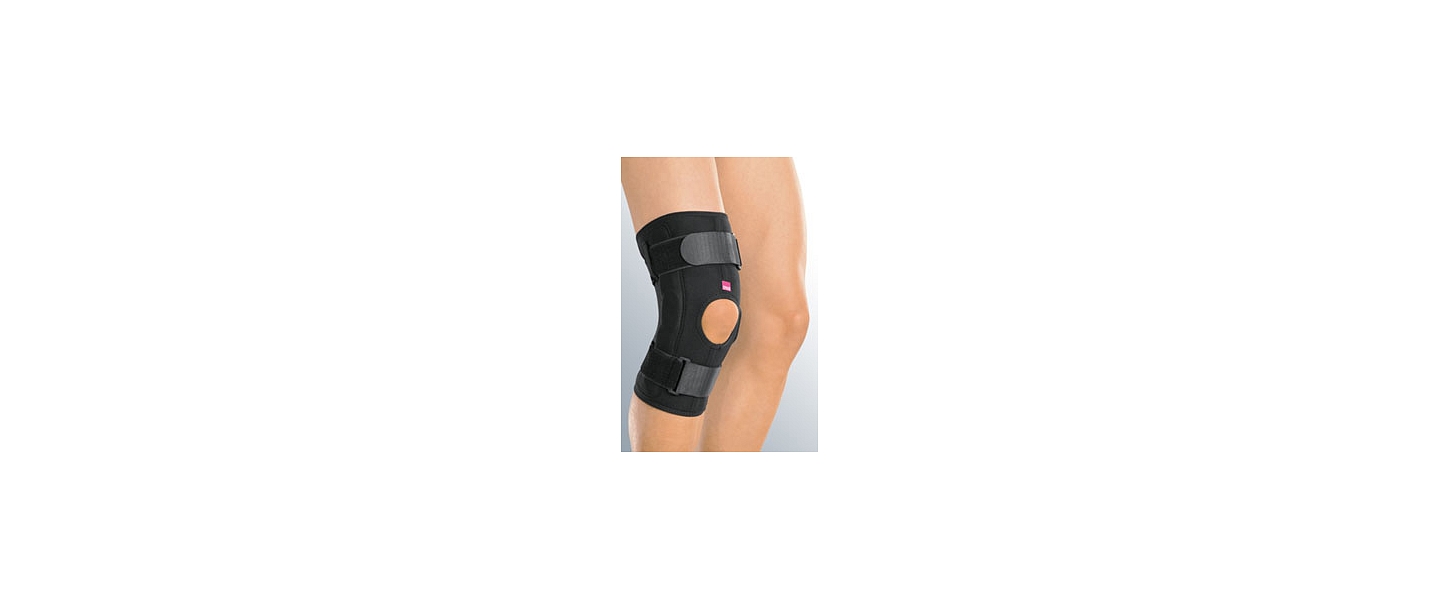 Knee orthosis with hinges