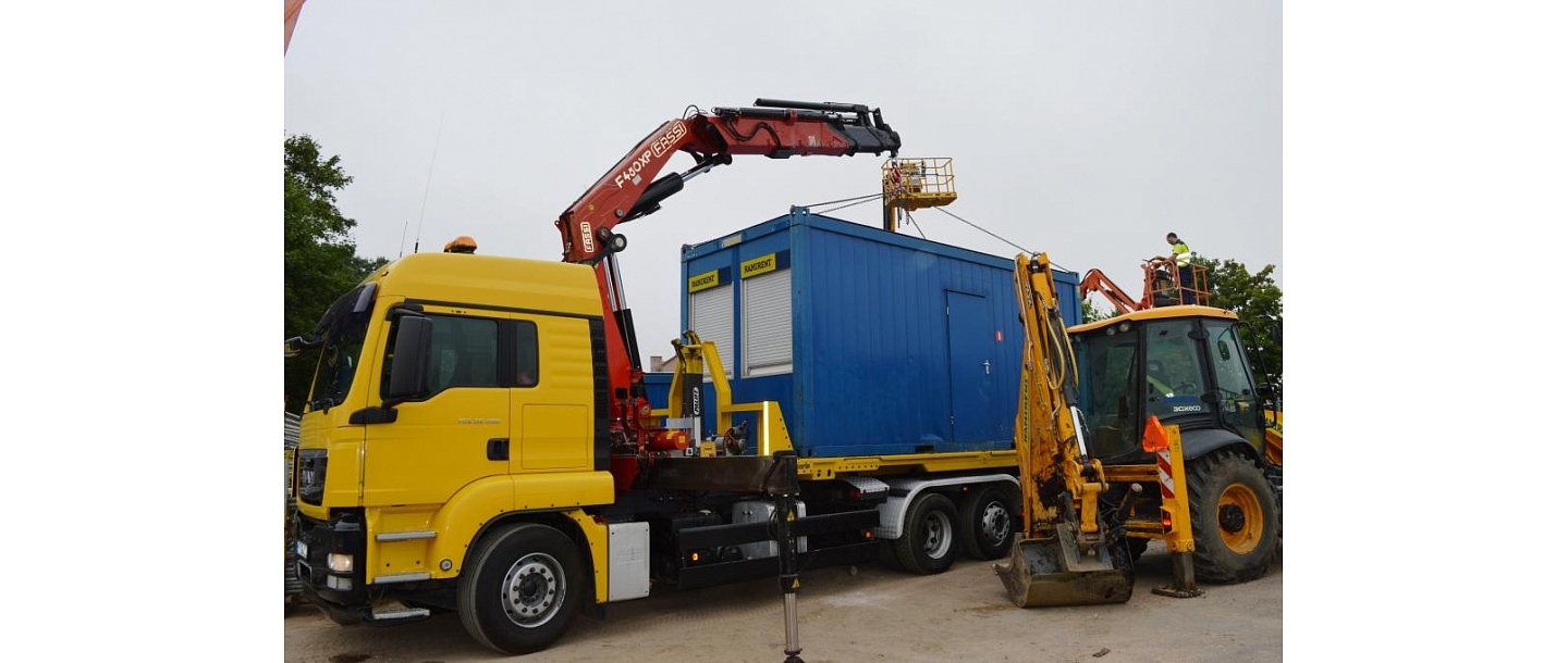 Mobile crane in Saldu