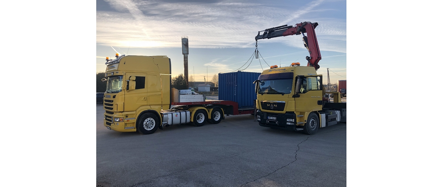 Oversized cargo transportation