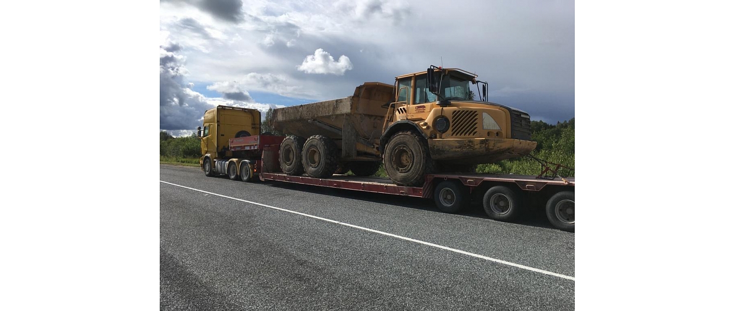 Oversized cargo transportation