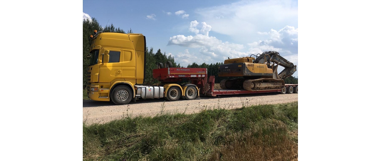 Oversized cargo transportation