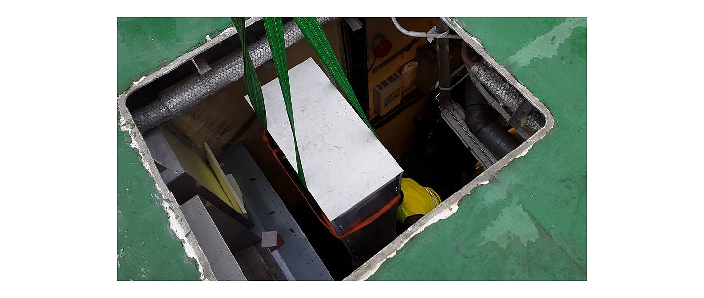 Ship transport, sea freight transport