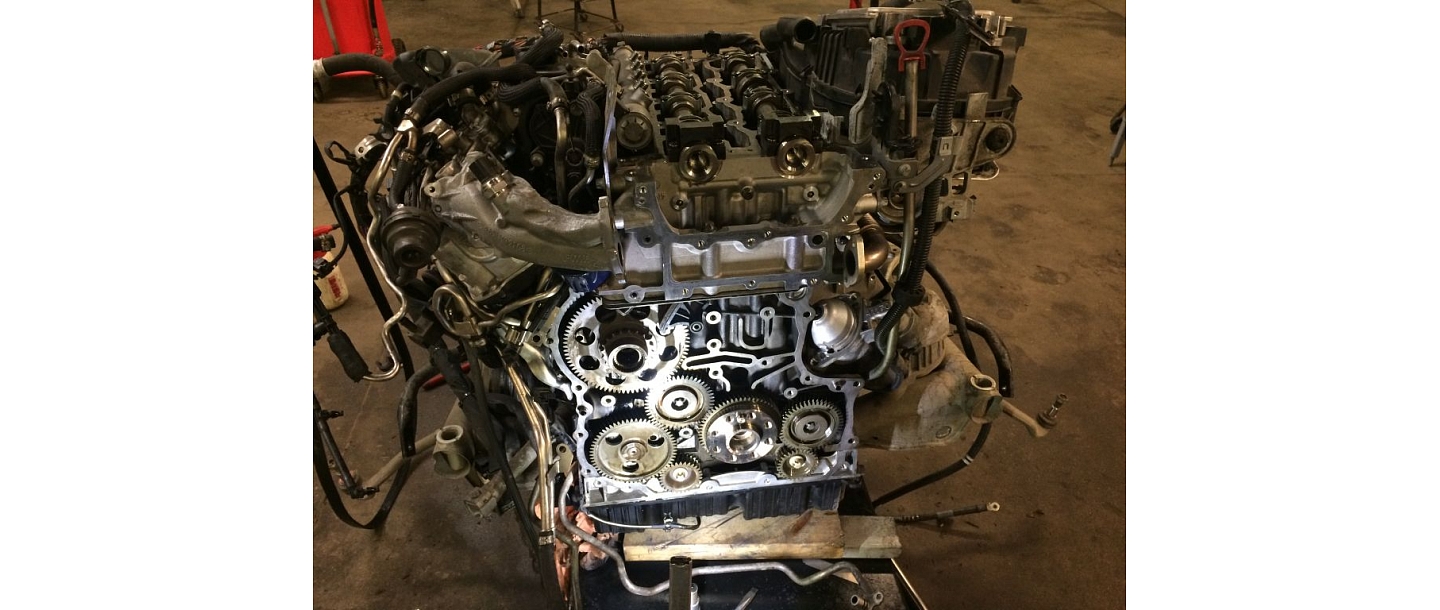 Engine overhaul in Ādaži