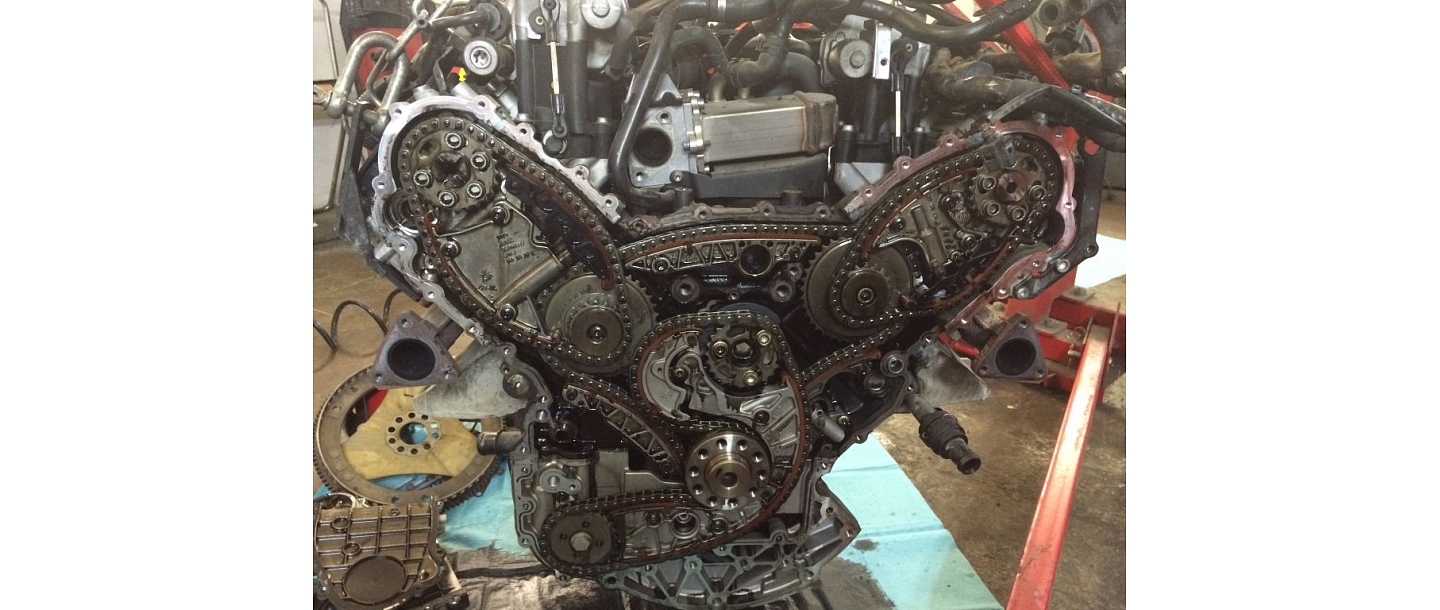 Engine timing chain replacement in Ādaži