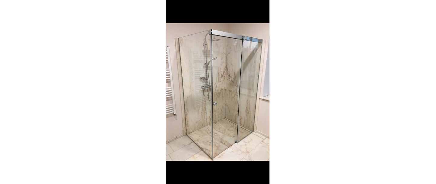 Glass shower partitions