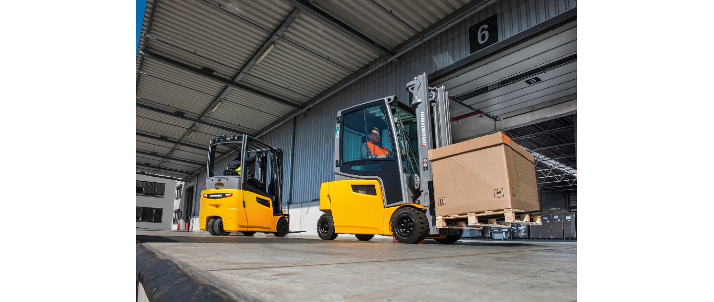 Electric forklift