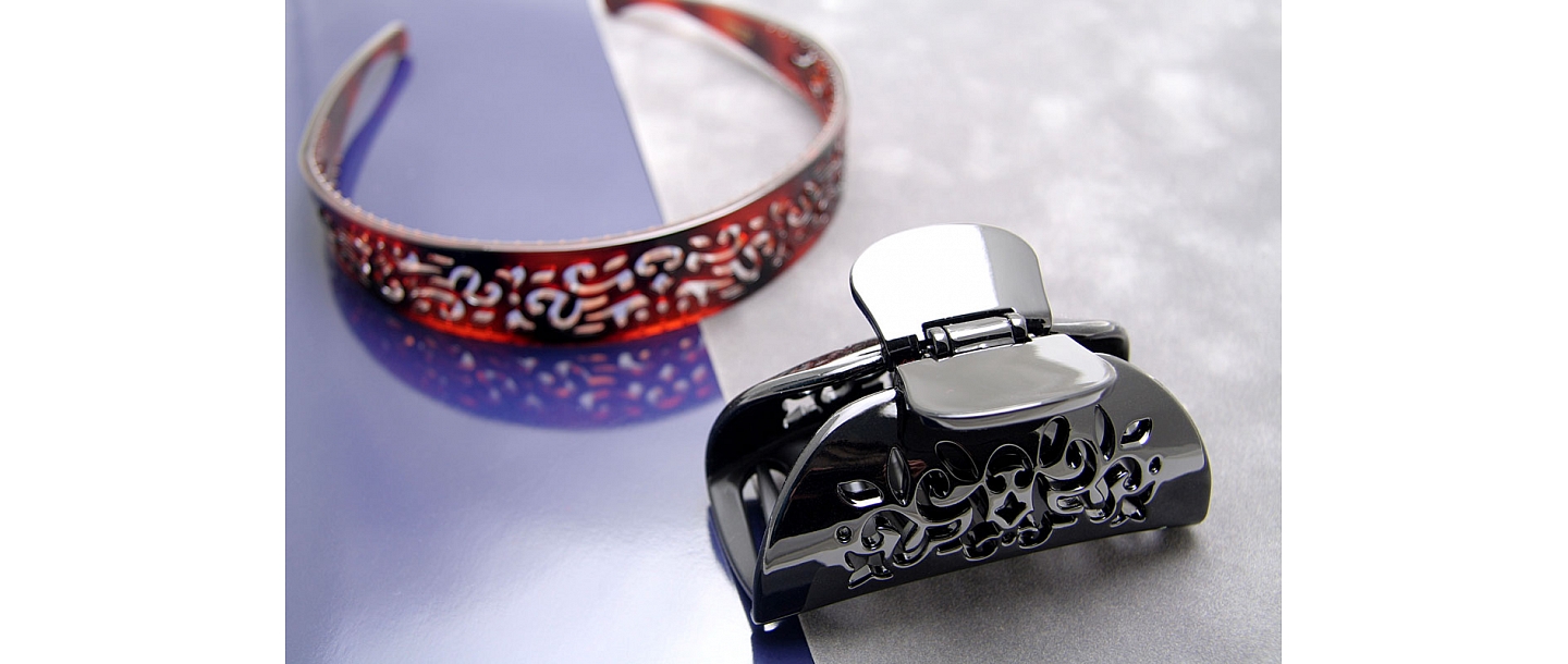 Wholesale of accessories