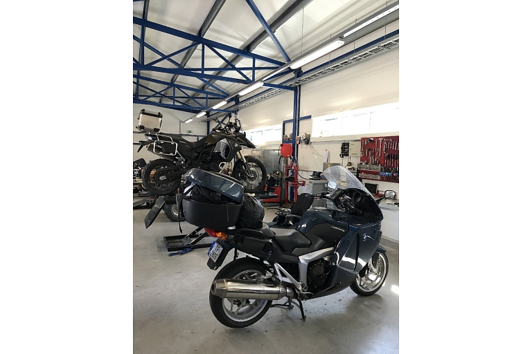 Motorcycle repair shop in Riga