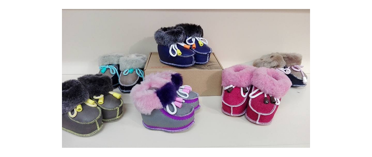 Sheepskin winter shoes for babies