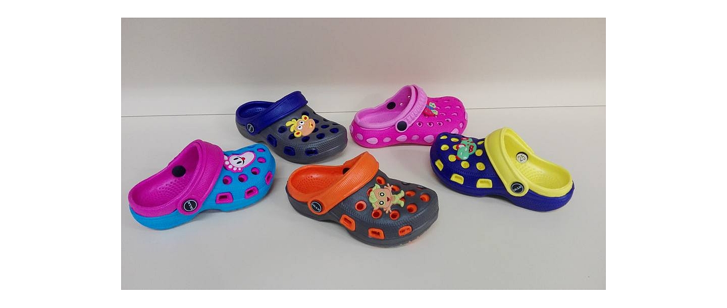 Rubber slippers crocs