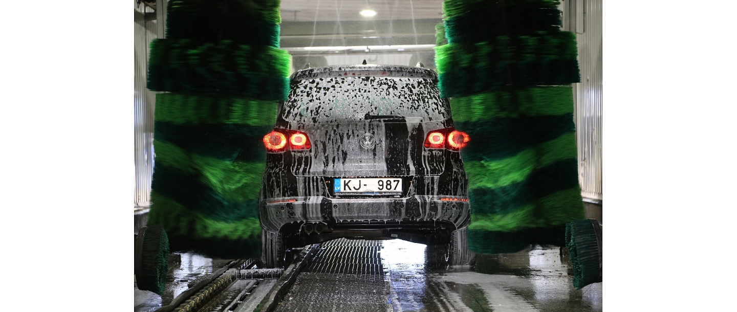 1 un 2 automazgātava, car wash in Riga 