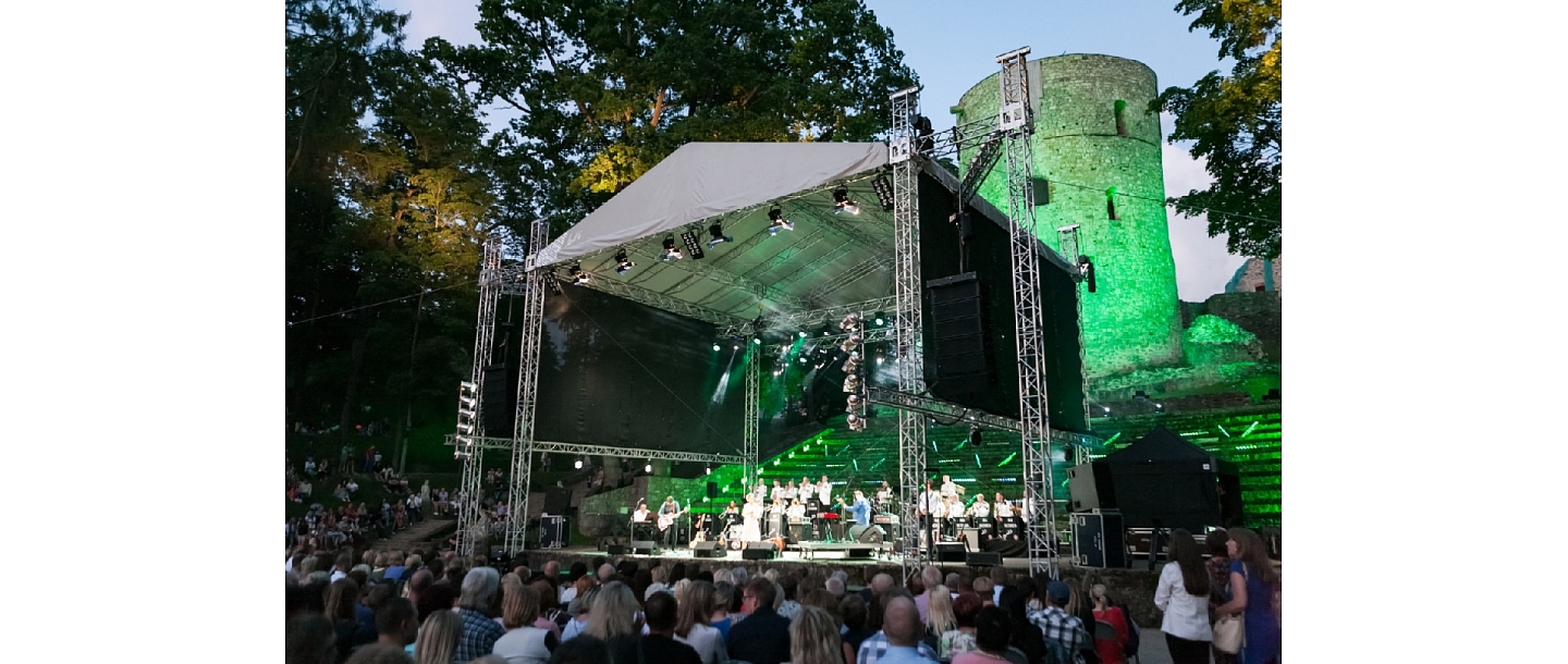 RJK. Сценическая сценография, осветительное оборудование. Цесис