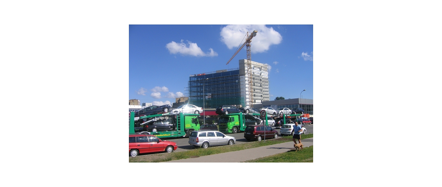 Vieglo auto transportēšana